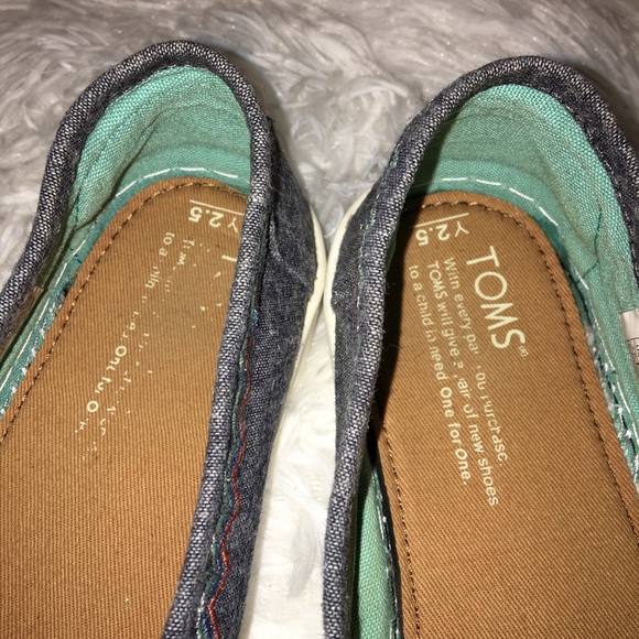 Toms Denim Canvas Embroidered Flat Girls Size 2.5 - Picture 6 of 8